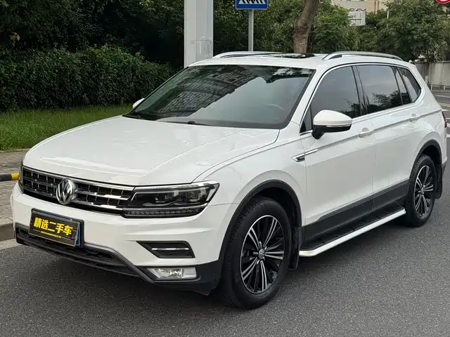 VOLKSWAGEN TIGUAN L 2017