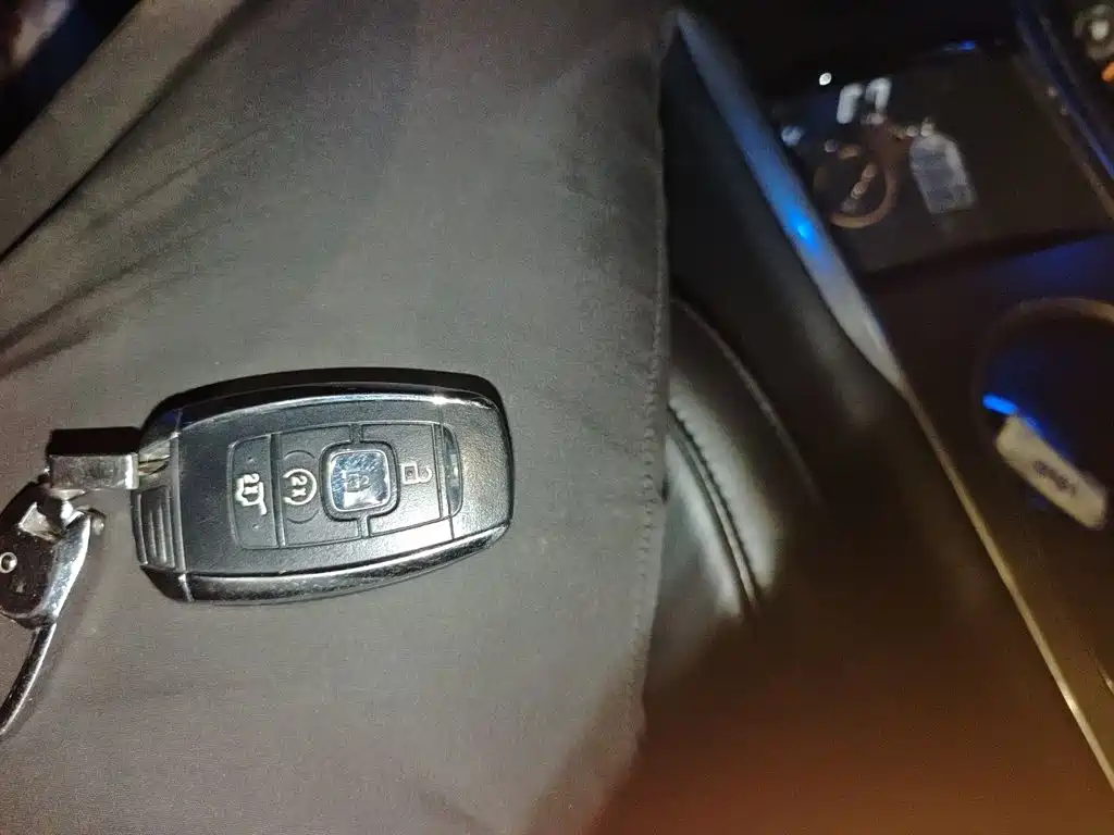 Lincoln MKC — миниатюра 9