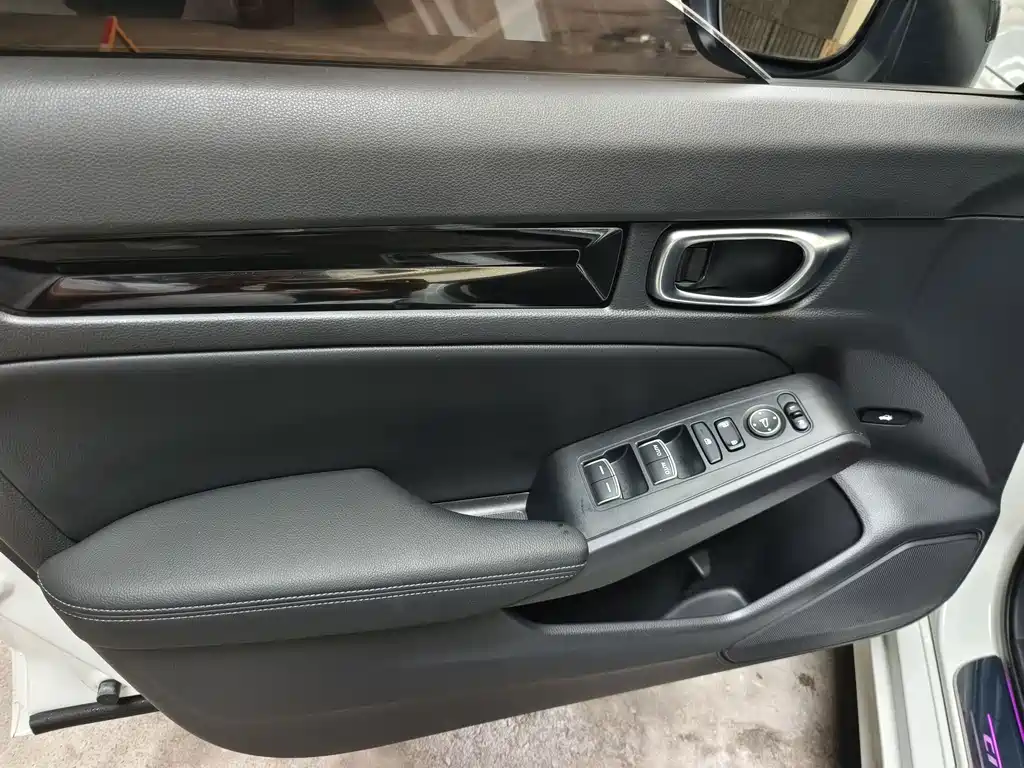Honda Civic — миниатюра 7