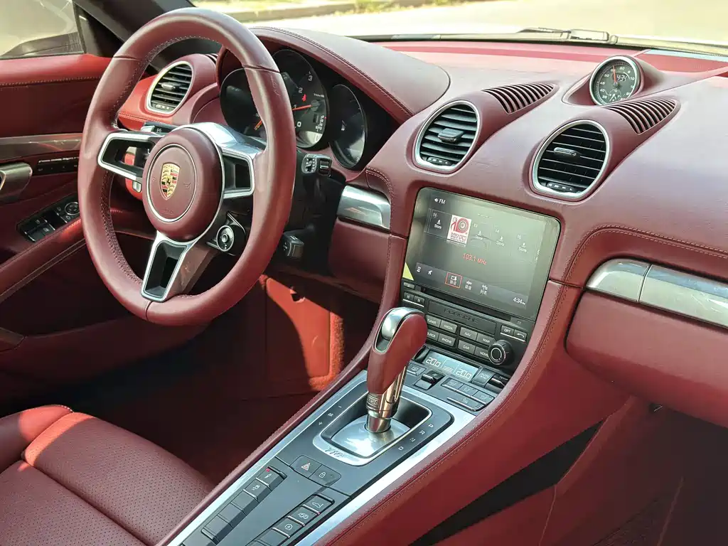Porsche 718 2018 Cayman 2.0T