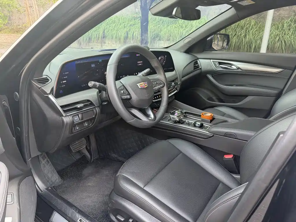 Cadillac CT5 — миниатюра 4
