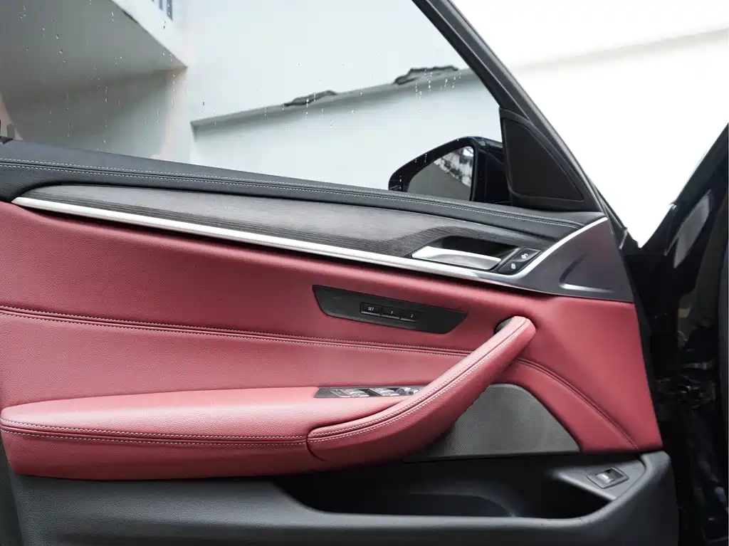 BMW 5 Series — миниатюра 12