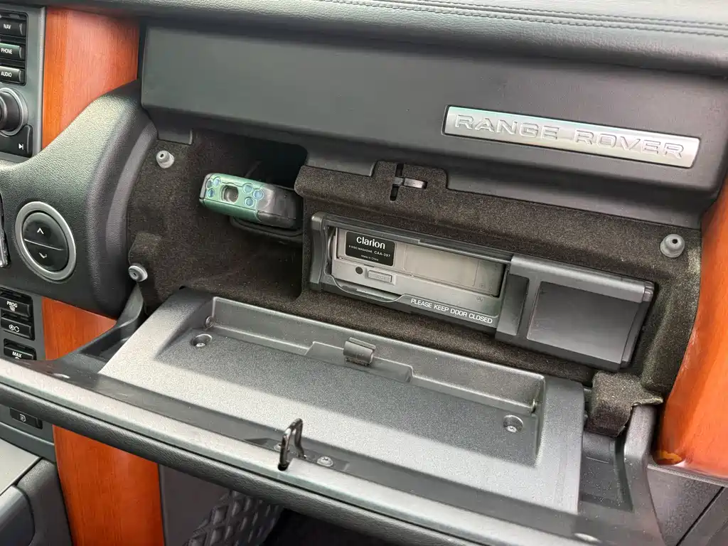 Land Rover Range Rover — миниатюра 18