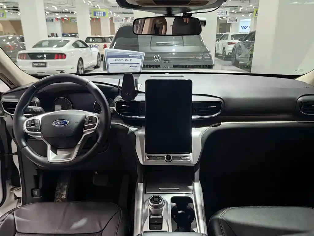 Ford Explorer — миниатюра 5