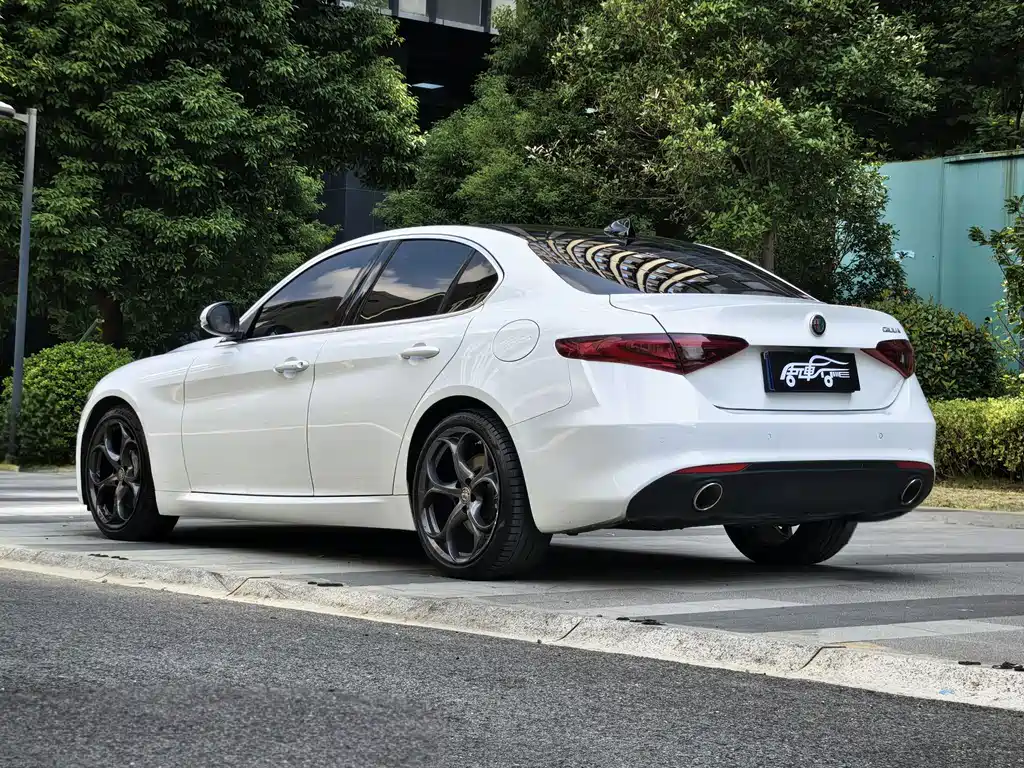 Alfa Romeo Giulia — миниатюра 18