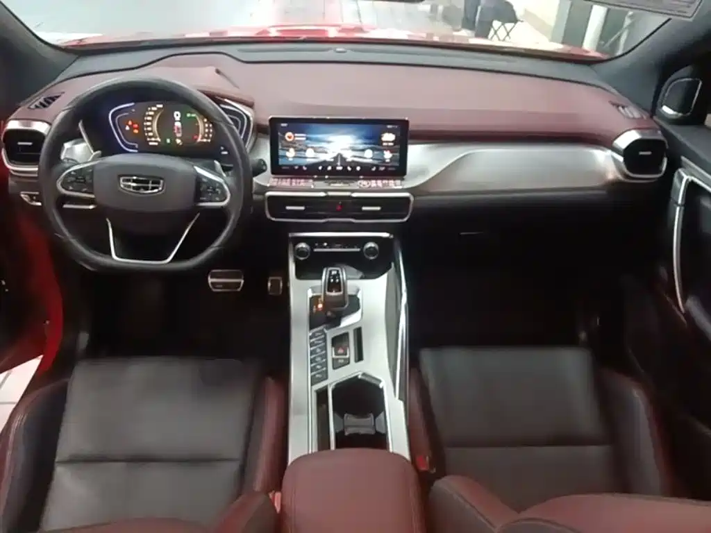Geely Binyue — миниатюра 10