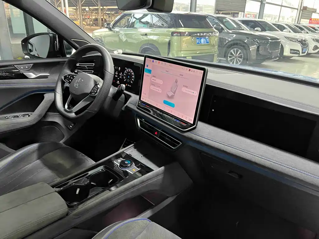 Volkswagen Tiguan L — миниатюра 21