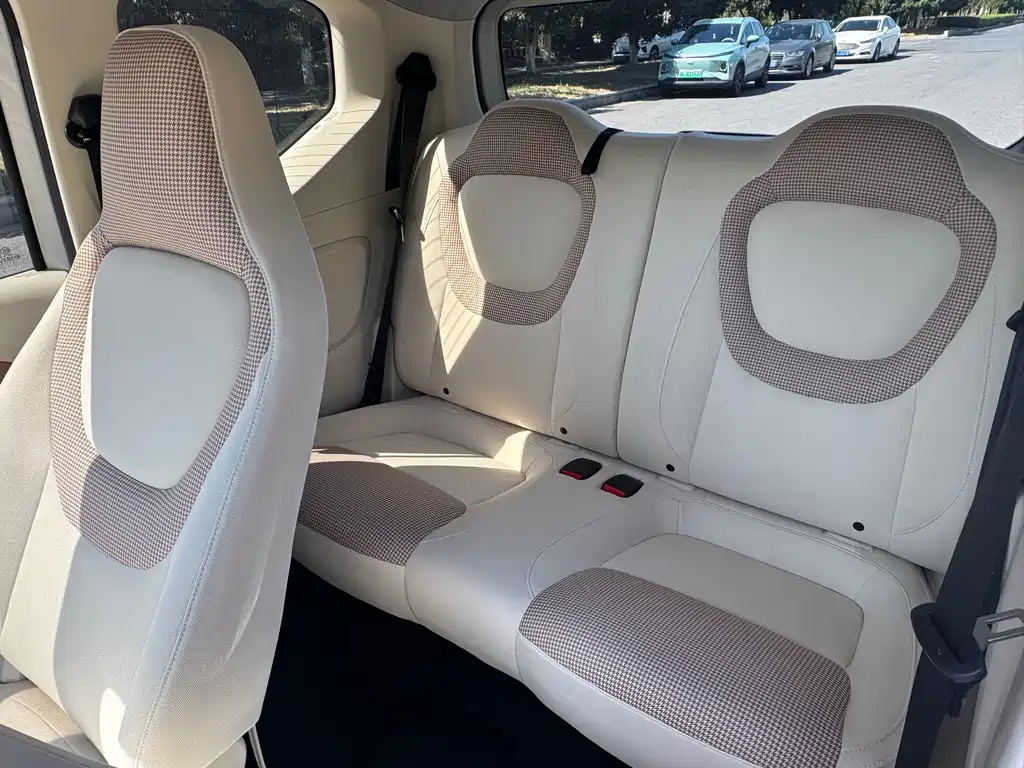 Wuling MINIEV — миниатюра 11