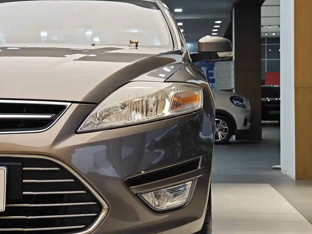 Ford Mondeo - 2011 2.0L GTDi200 Fashion