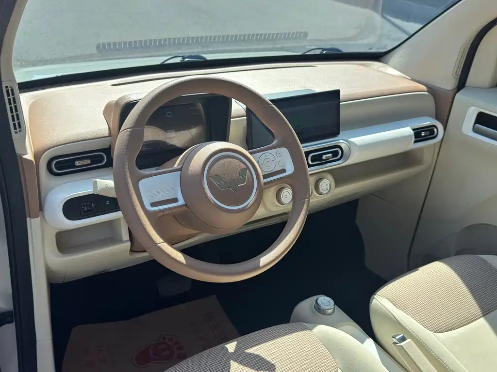 Wuling MINIEV — миниатюра 6