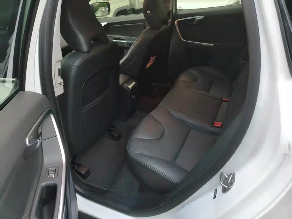 Volvo XC60 — миниатюра 7