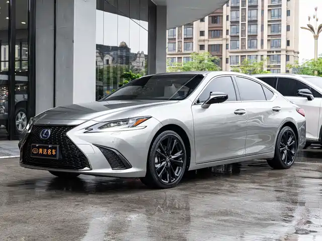 Lexus ES 2021 300h F SPORT — фото 1