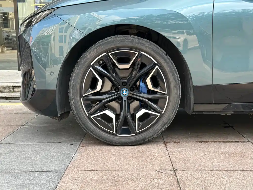 BMW iX — миниатюра 4