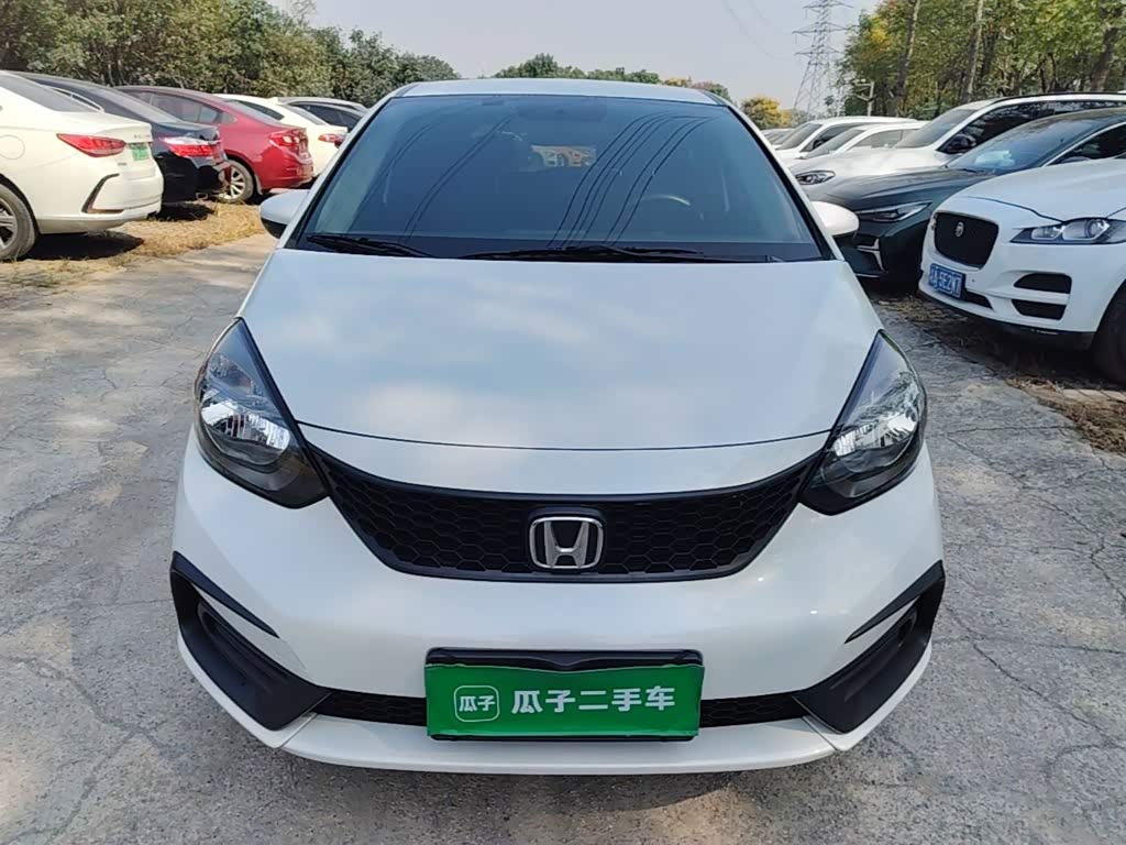 Honda Fit 1.5 л 2023 г. Белый, пробег 31100 км
