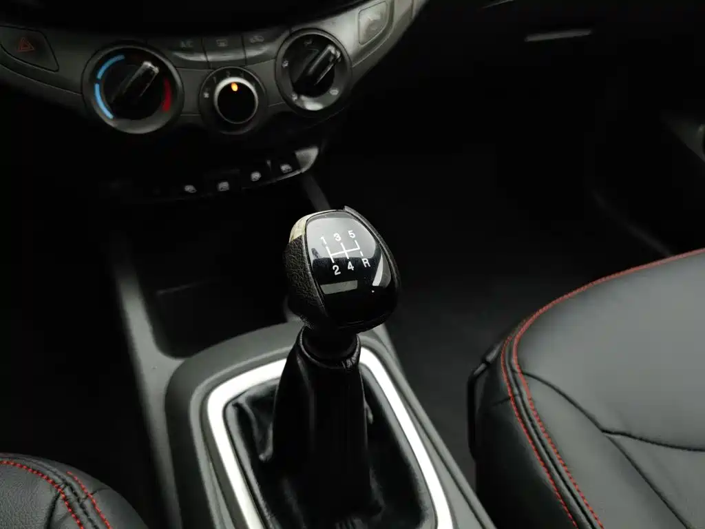 Chevrolet Sail — миниатюра 13