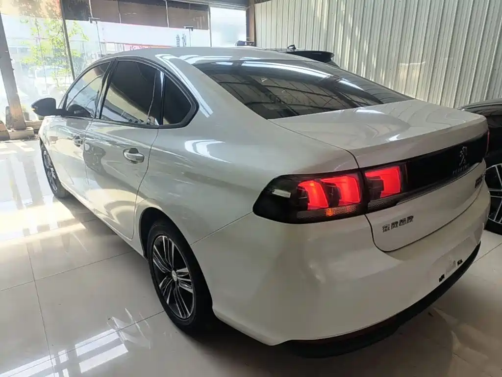 Peugeot 308 — миниатюра 5