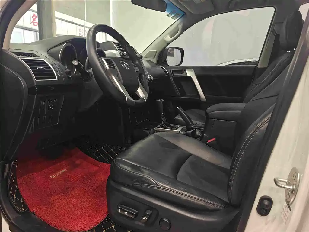 Toyota Land Cruiser Prado 2016 2.7L AT Standard