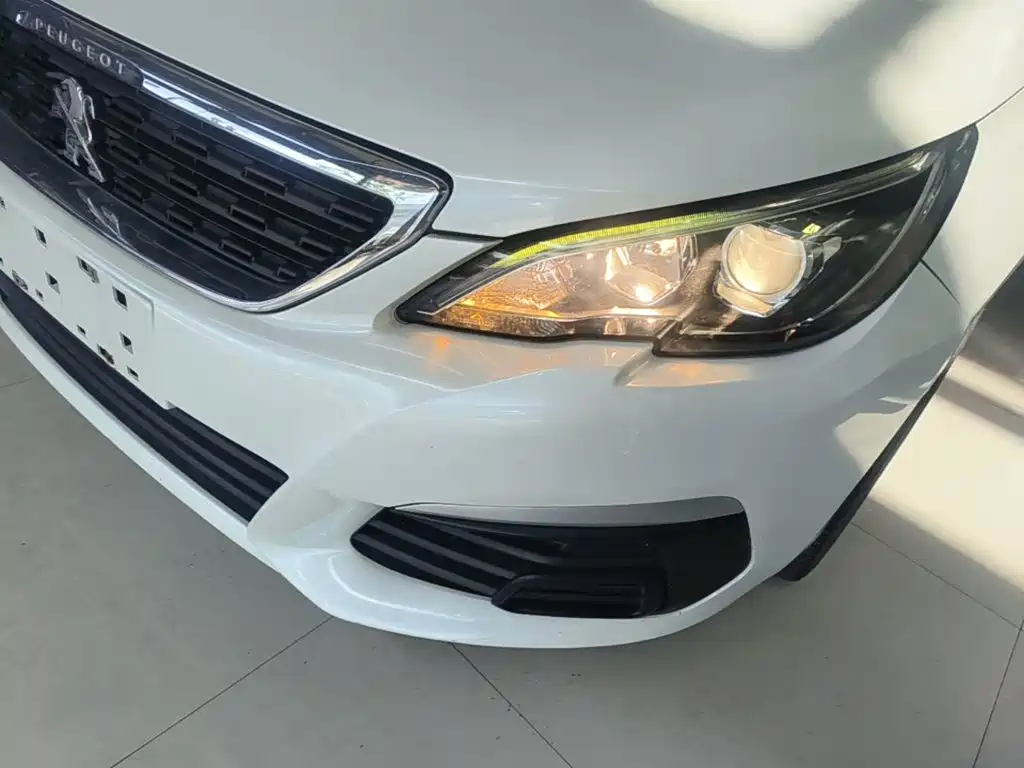 Peugeot 308 — миниатюра 24