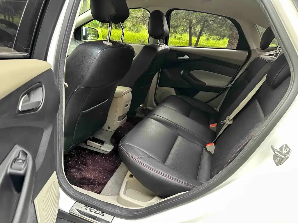 Ford Focus — миниатюра 10