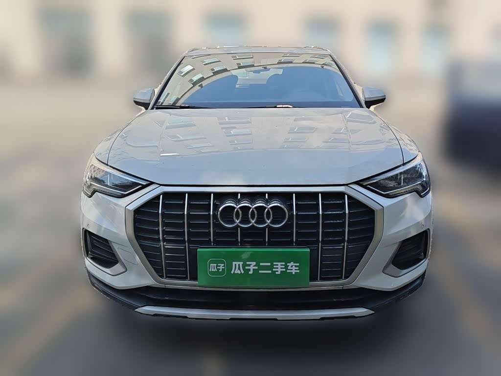 Audi Q3 1.4 л 2023 г. Белый, пробег 34000 км