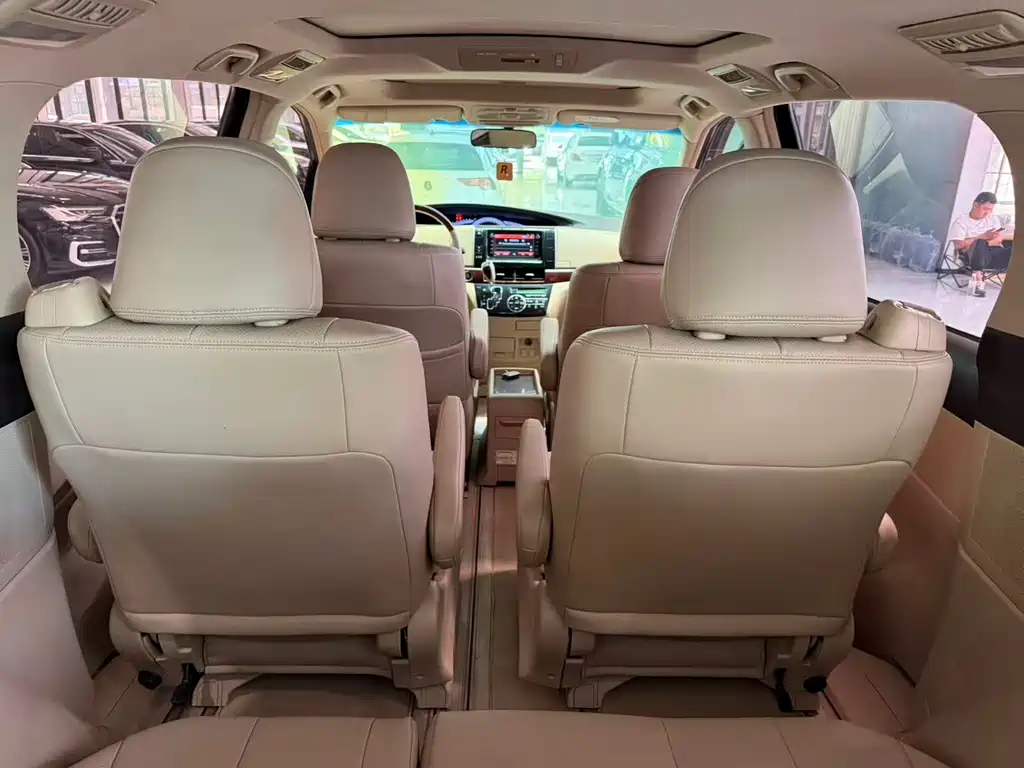 Toyota Previa — миниатюра 16