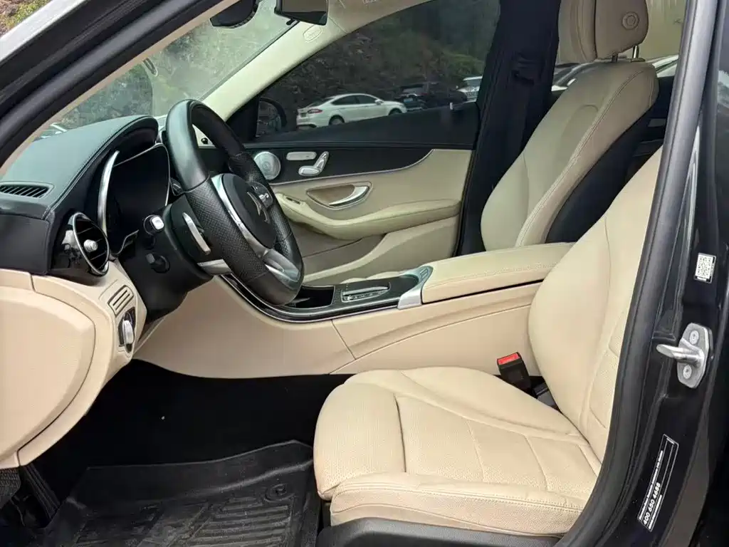 Mercedes-Benz C-Class — миниатюра 3