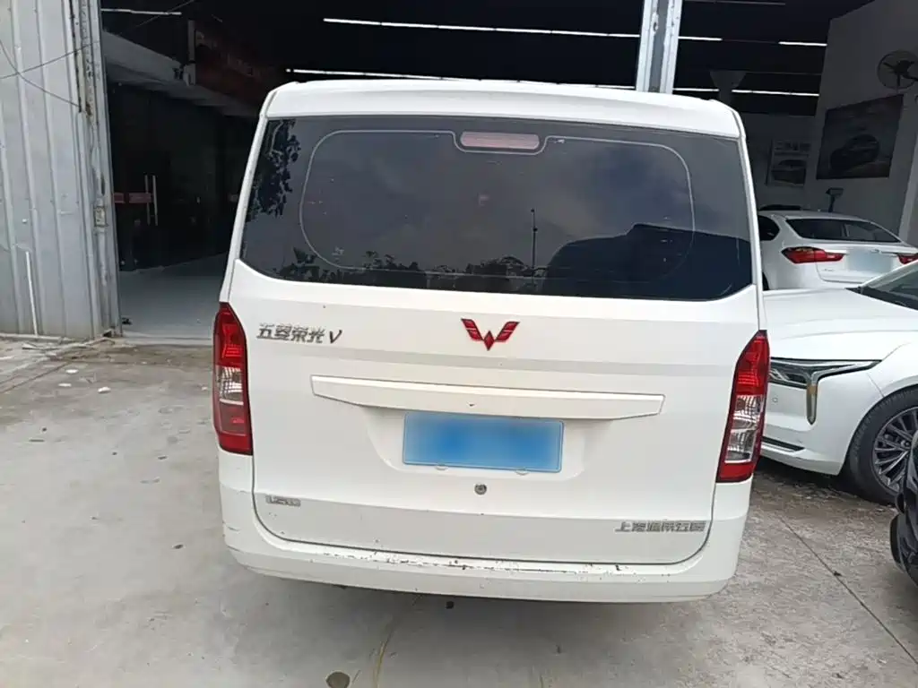 Wuling Rongguang V — миниатюра 6