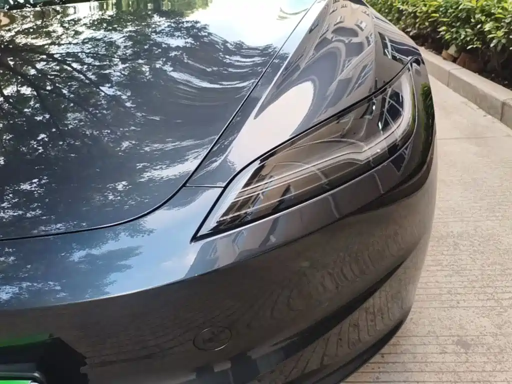 Tesla Model 3 — миниатюра 24