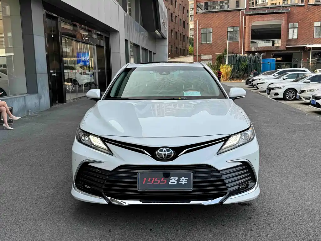 Toyota Camry — миниатюра 2