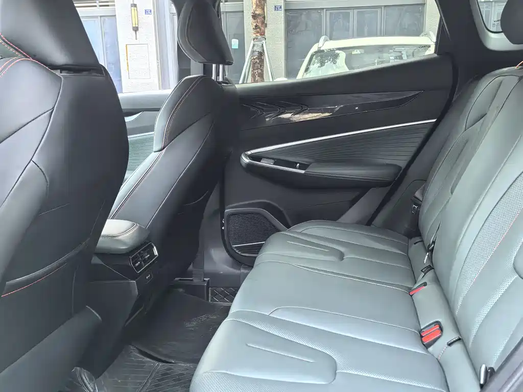 GEELY AUTOMOBILE BOYUE