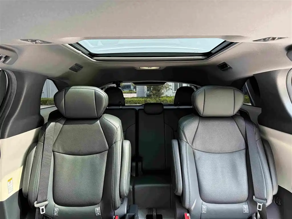 Toyota Sienna — миниатюра 16
