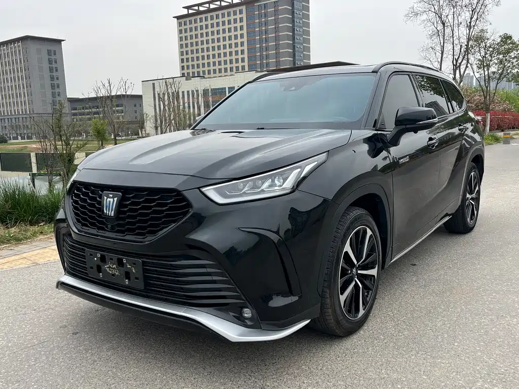 Toyota Crown Kluger 2022