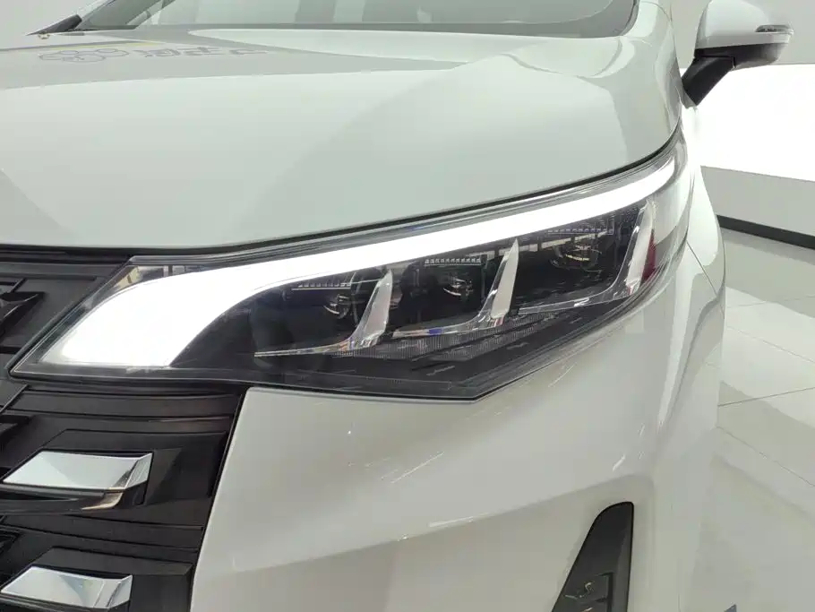 GAC Motor Trumpchi M6 — миниатюра 5