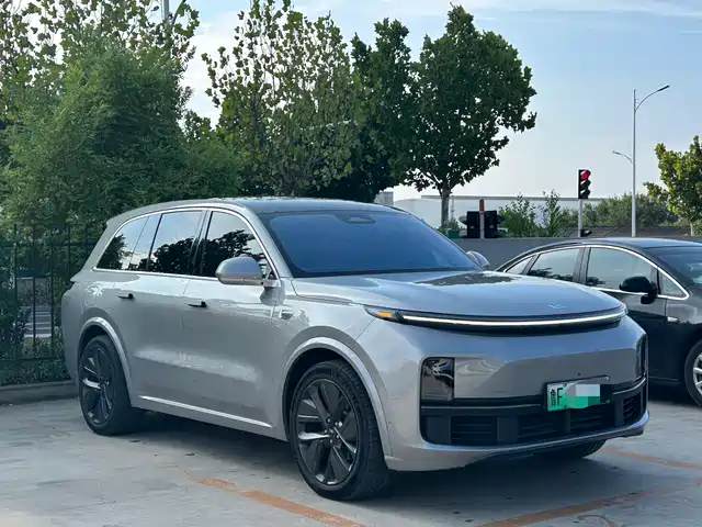 Li Auto L8