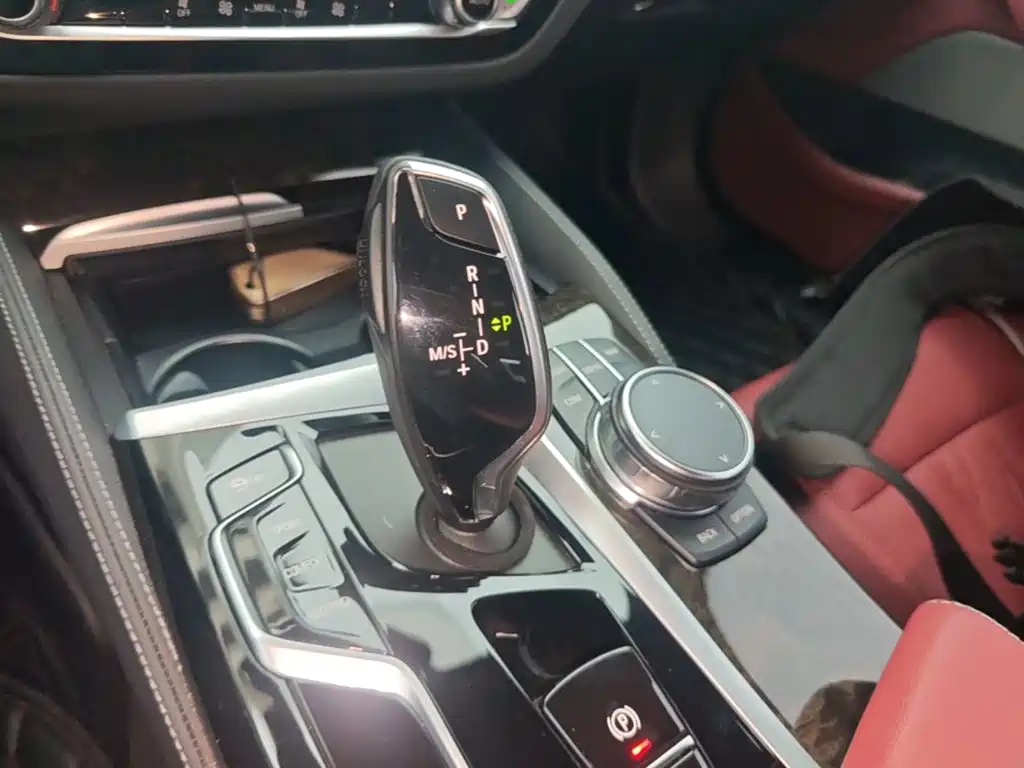 BMW 5 Series — миниатюра 14