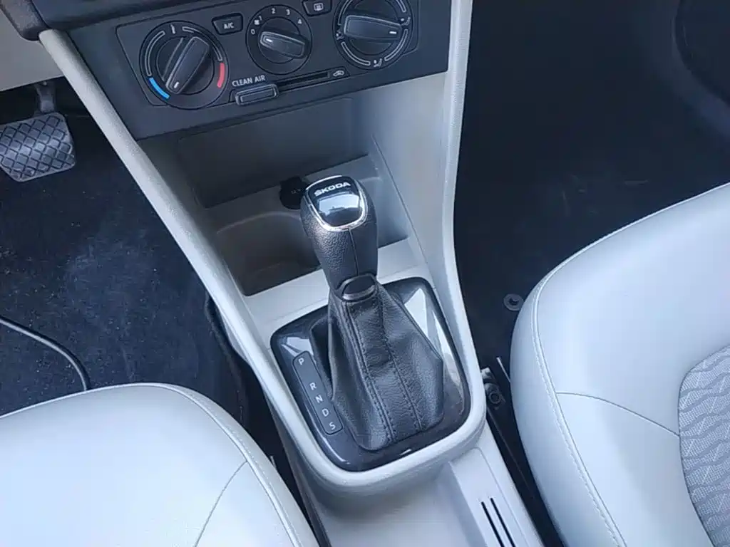 Skoda Rapid — миниатюра 14