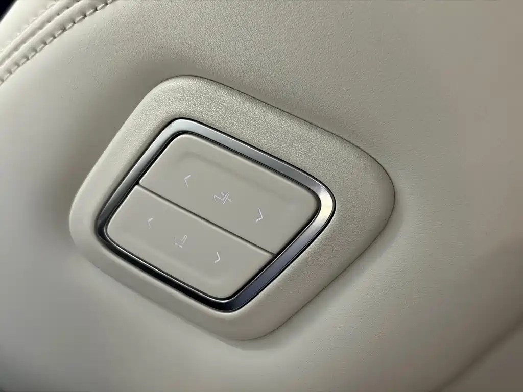 Buick GL8 Hybrid — миниатюра 17