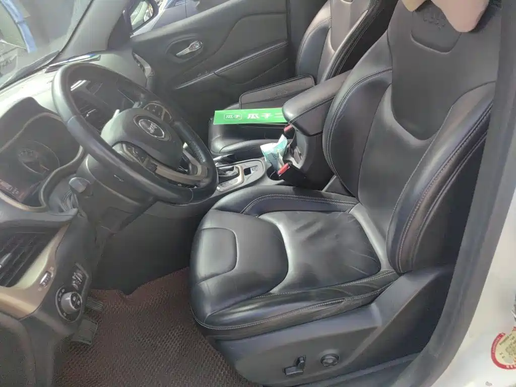 Jeep Cherokee — миниатюра 11