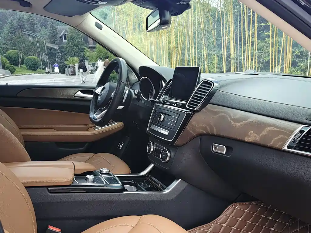 Mercedes-Benz GLE AMG — миниатюра 10