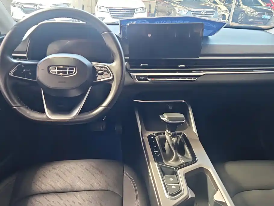 Geely Emgrand — миниатюра 12