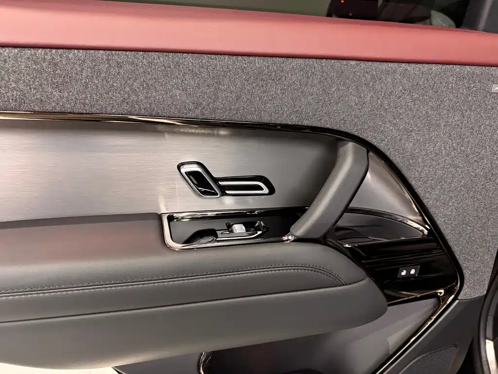 Land Rover Sport — миниатюра 17
