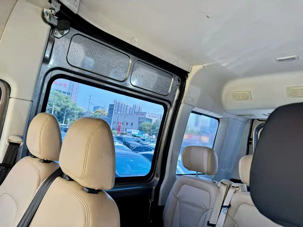 IVECO Ousheng — миниатюра 4