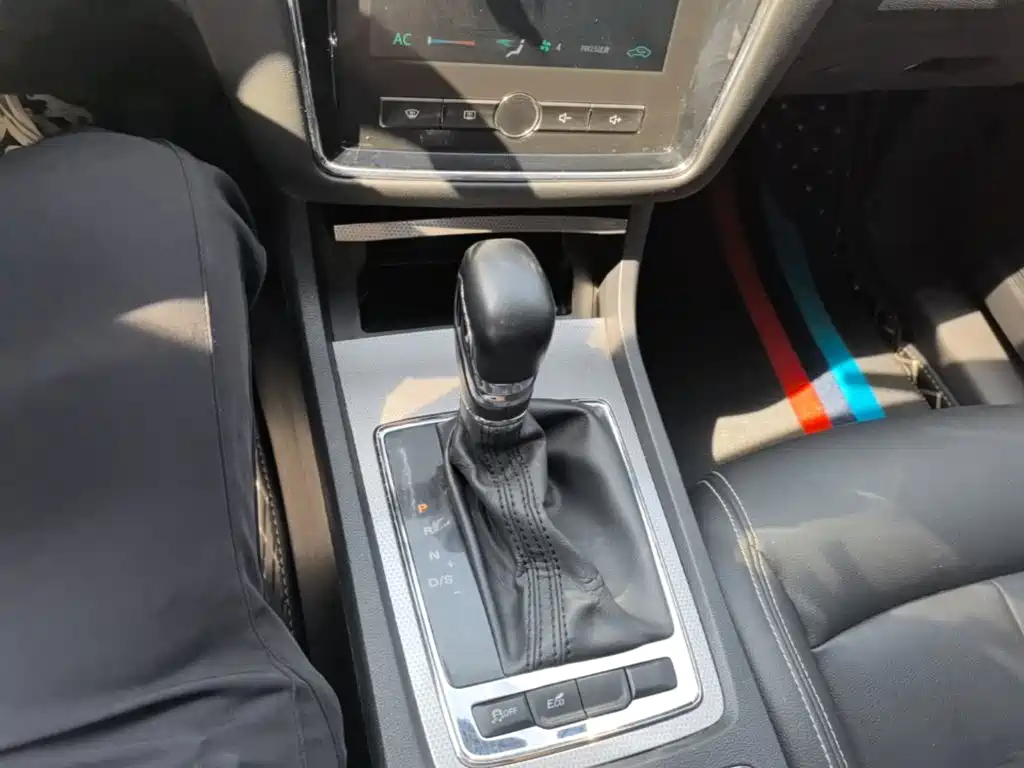 Roewe i6 Classic — миниатюра 14