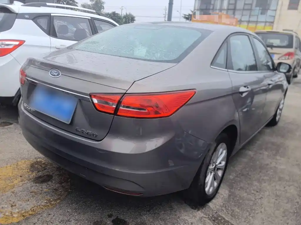 Ford Escort — миниатюра 7