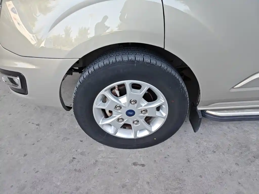 Ford Tourneo — миниатюра 23