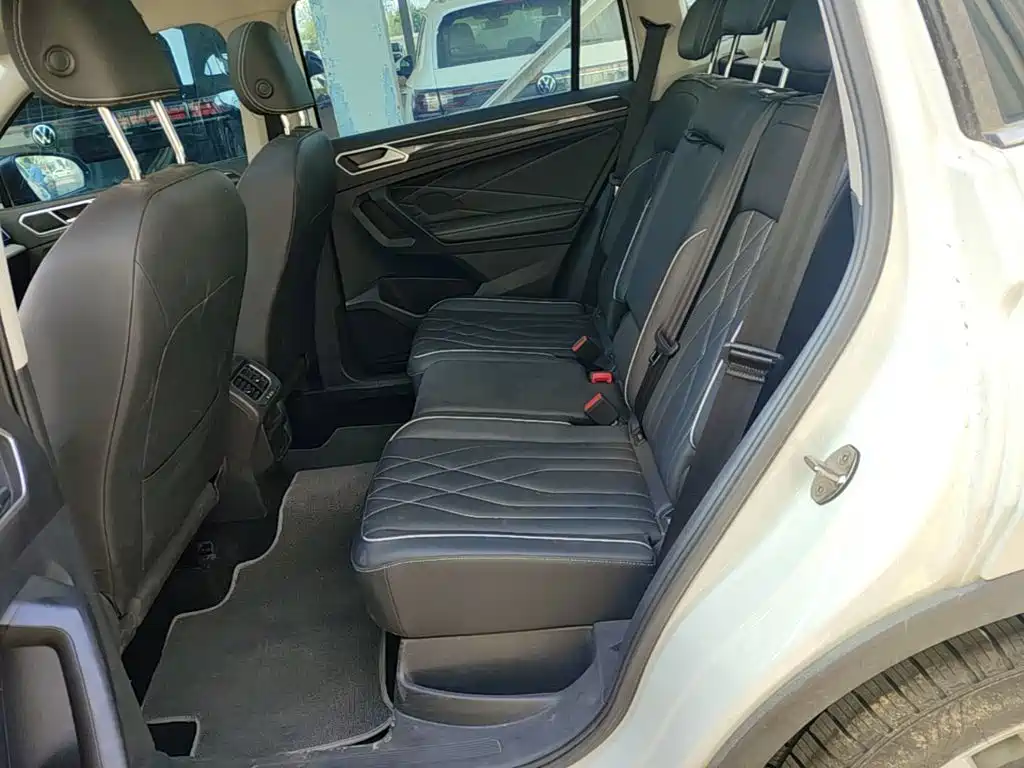 Volkswagen Tiguan L — миниатюра 17