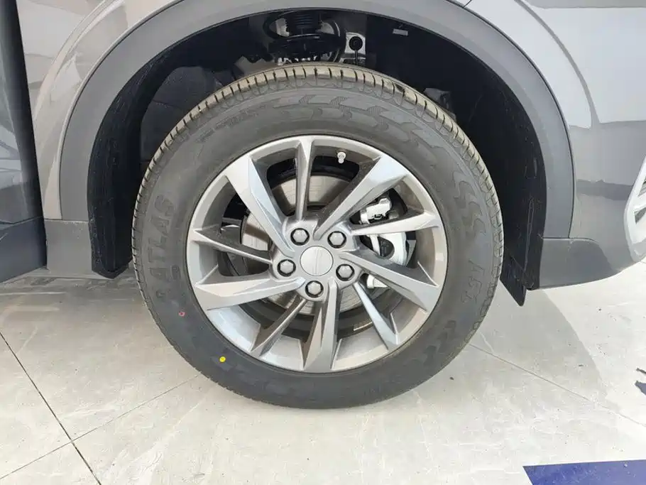 Geely Binyue — миниатюра 6