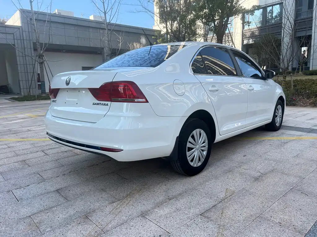 VOLKSWAGEN SANTANA