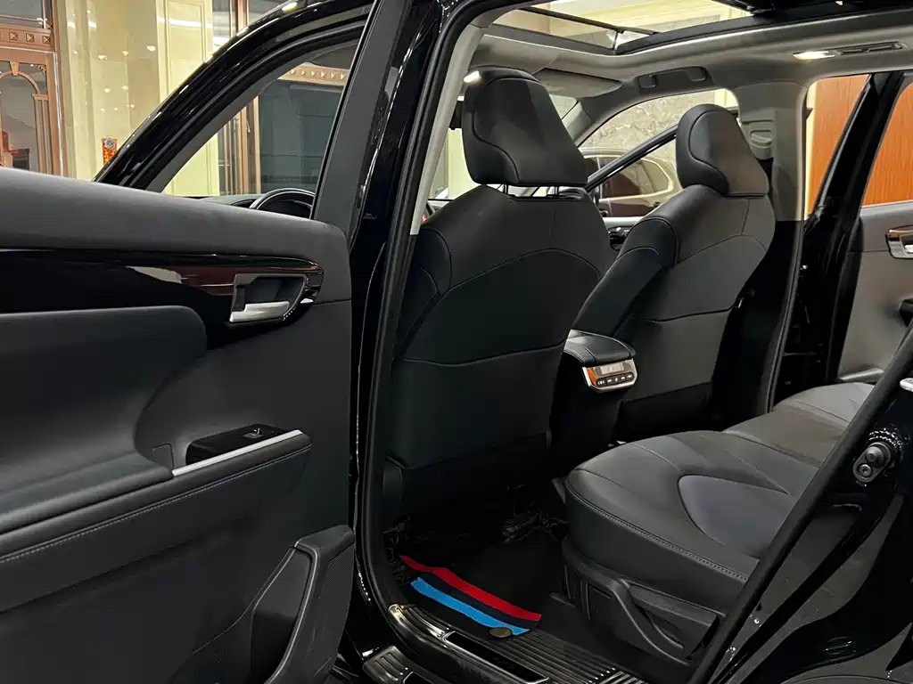 Toyota Highlander — миниатюра 11