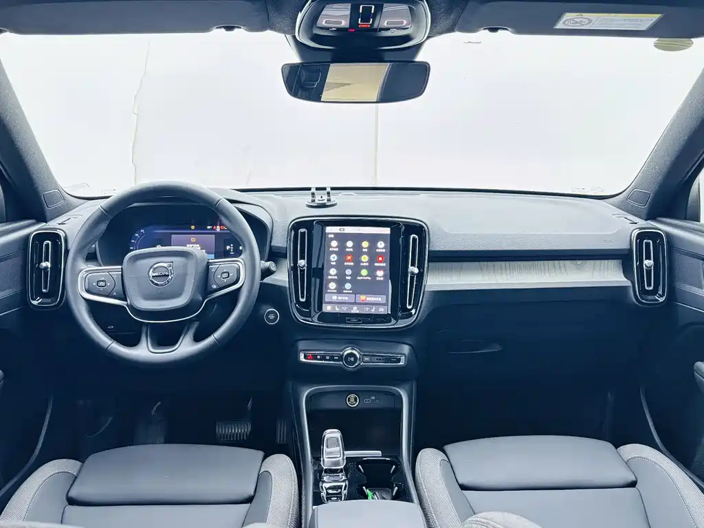 Volvo XC40 — миниатюра 13